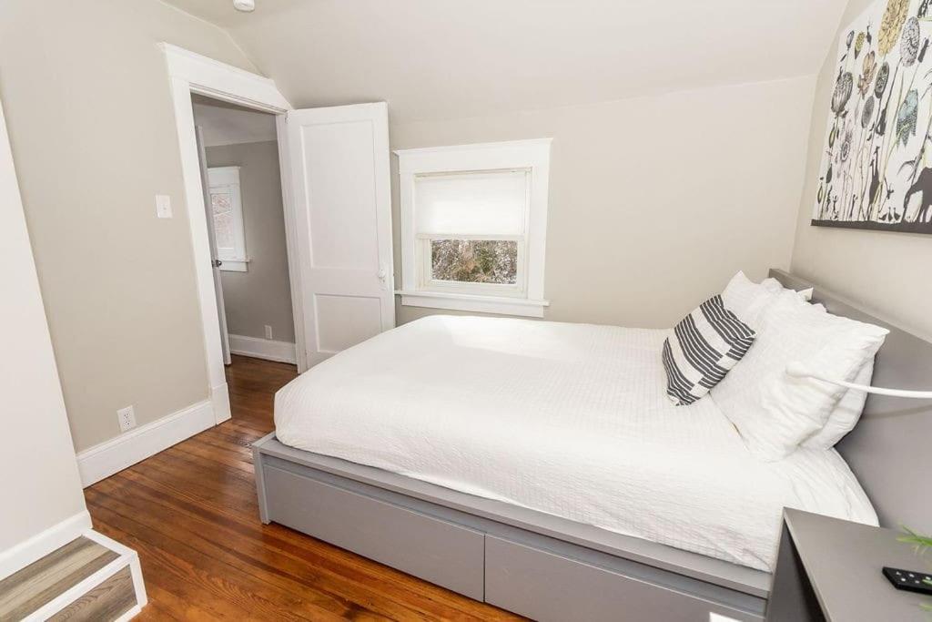 Cozy Riverfront Bungalow With Stunning Views Covington Luaran gambar