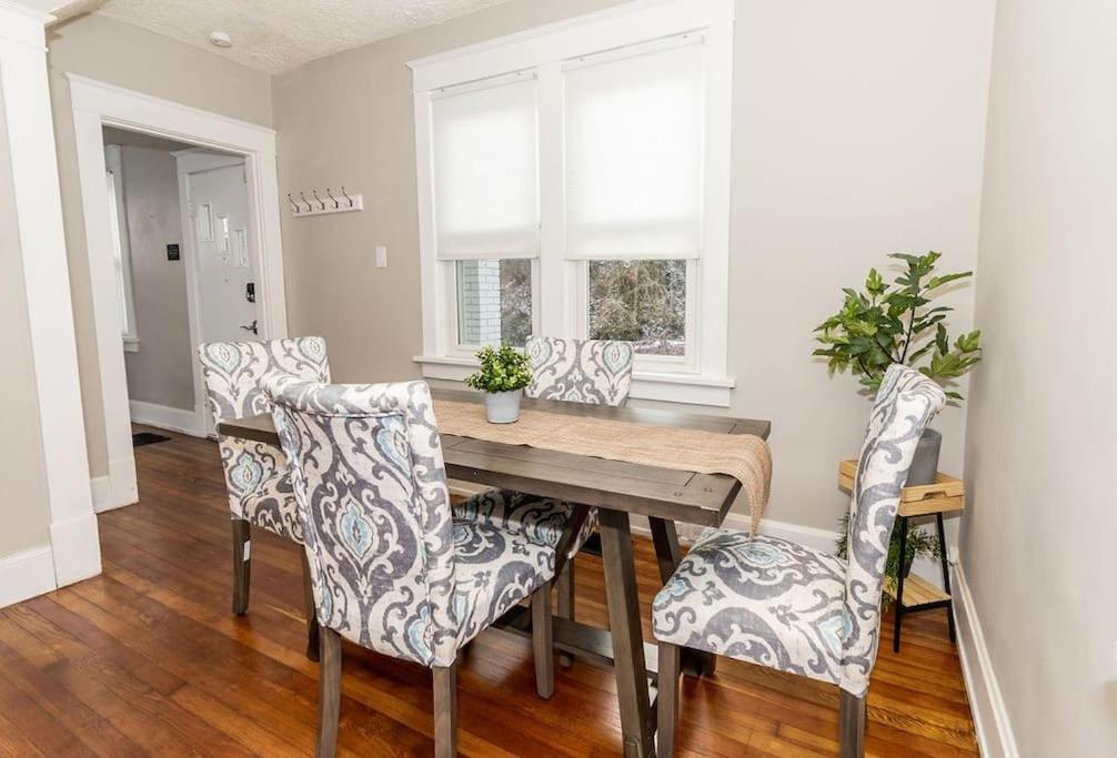 Cozy Riverfront Bungalow With Stunning Views Covington Luaran gambar