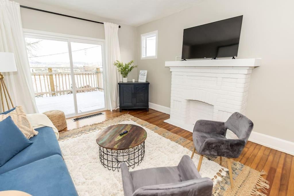 Cozy Riverfront Bungalow With Stunning Views Covington Luaran gambar