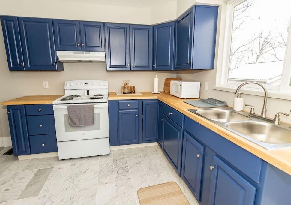 Cozy Riverfront Bungalow With Stunning Views Covington Luaran gambar